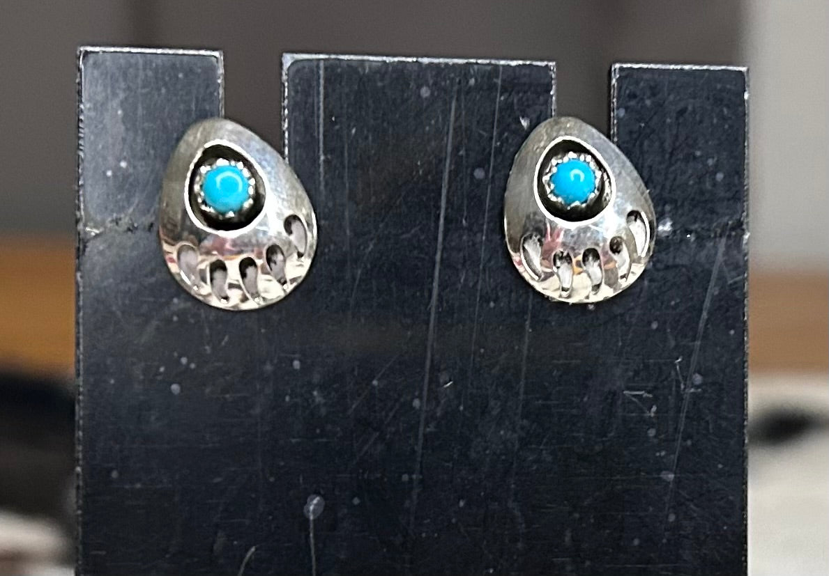 Mini Bearpaw Turquoise
Earrings by Cynthia John