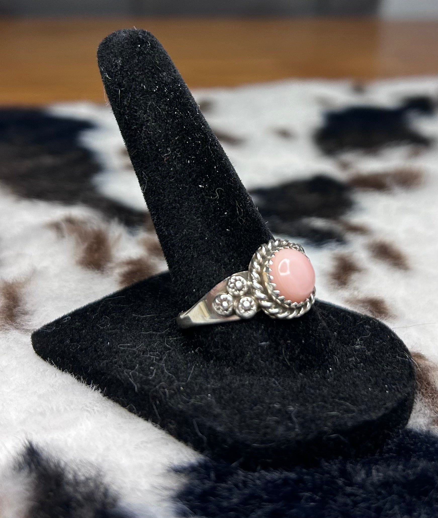 Navajo Handmade Pink Conch Ring By Freda Martinez Size 9.5