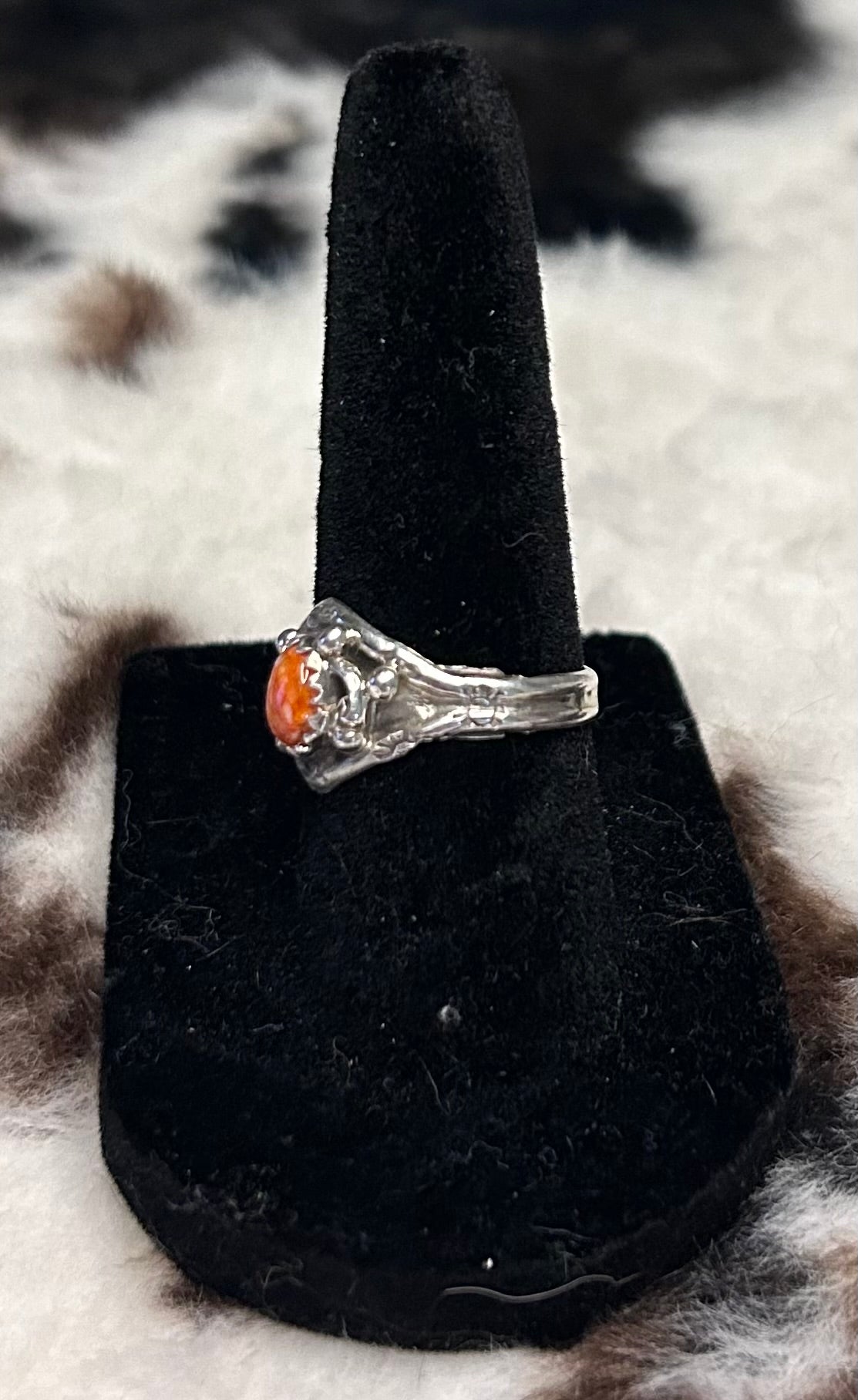 Navajo Handmade Orange Spiny Oyster Shell Ring by Annette Chiquito Size 6
